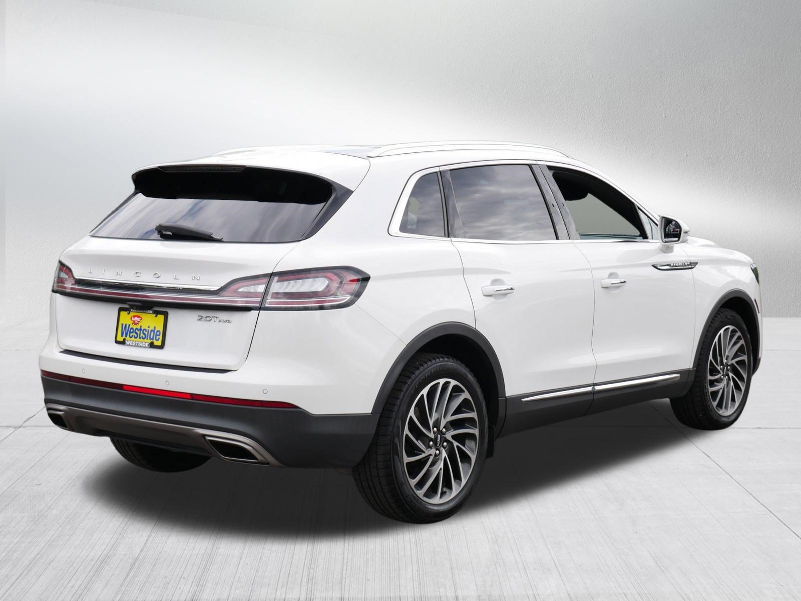Used 2020 Lincoln Nautilus Reserve AWD/4WD image 7