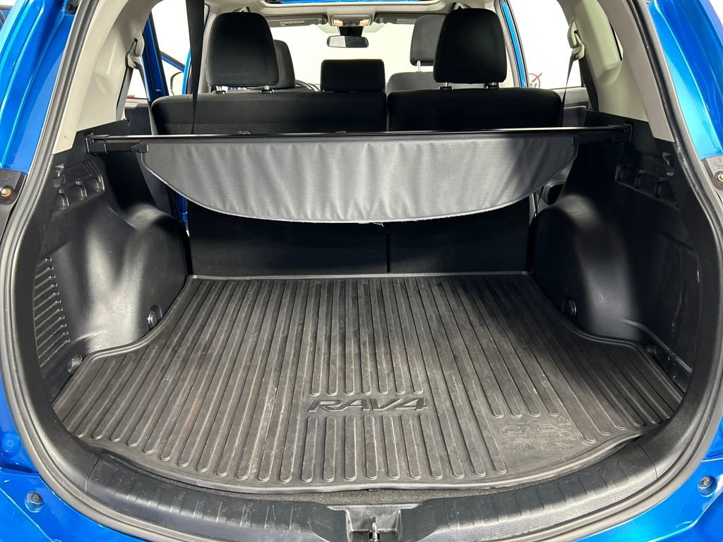 Used 2018 Toyota RAV4 XLE image 18