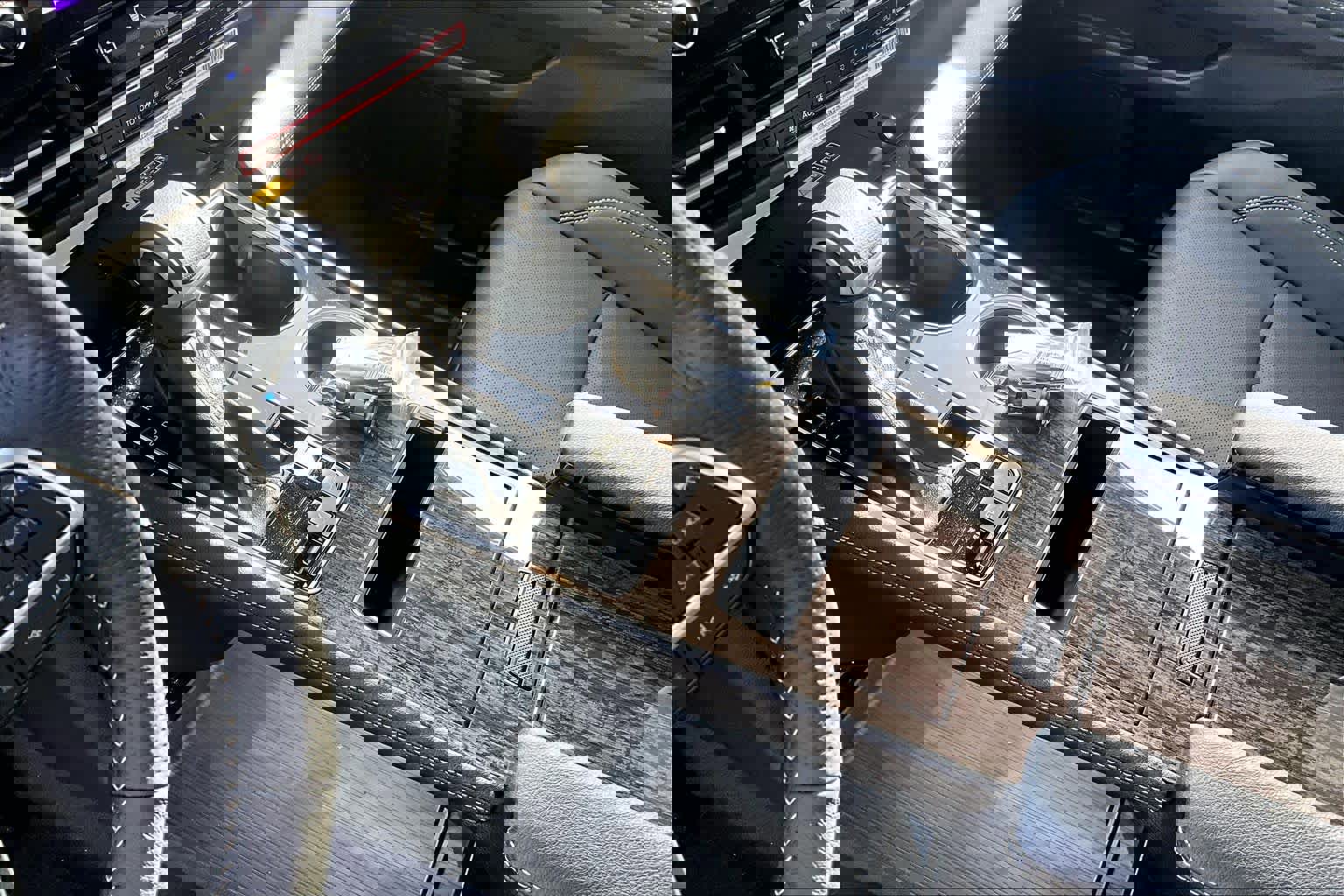 New 2026 Toyota Sienna Platinum image 7