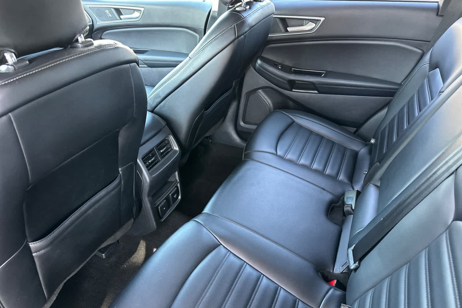 Certified 2019 Ford Edge SEL w/ Equipment Group 201A FWD image 4