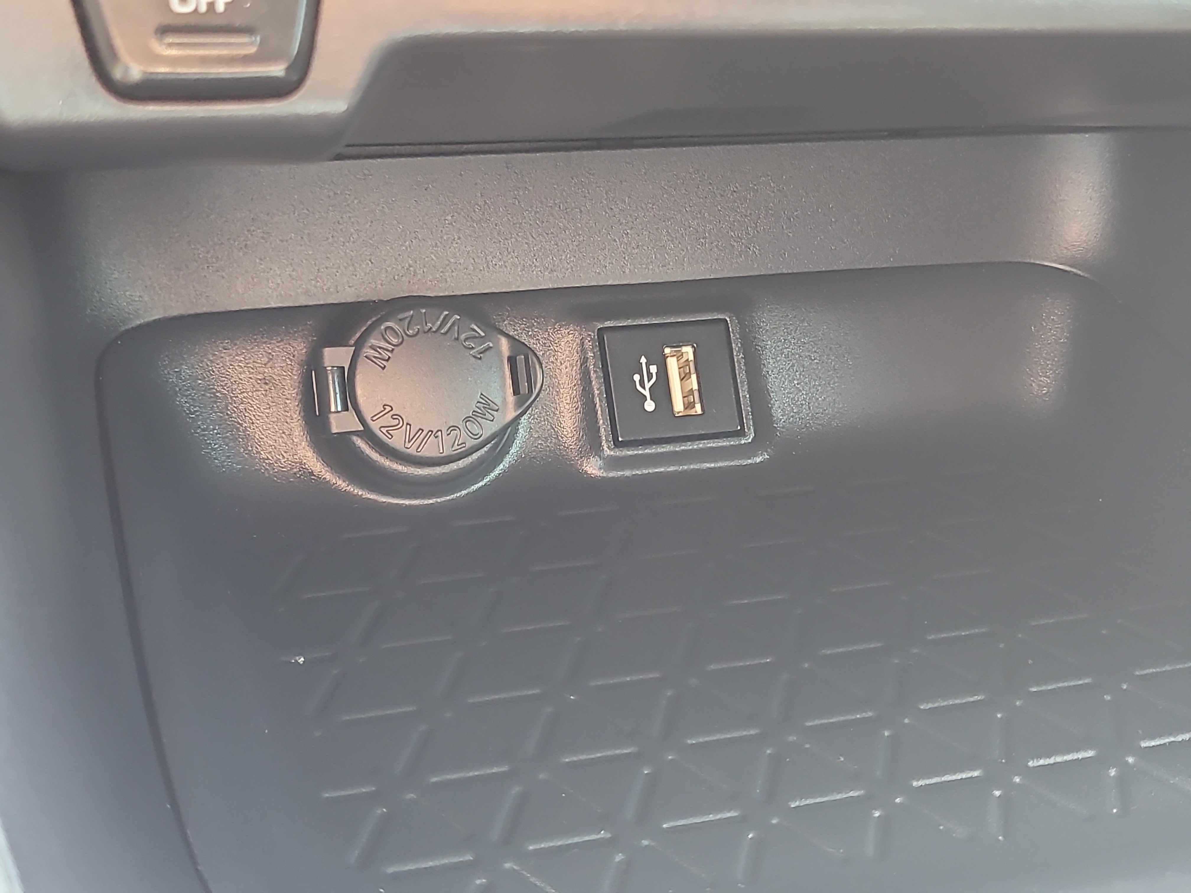 Certified 2025 Toyota RAV4 XLE FWD image 26