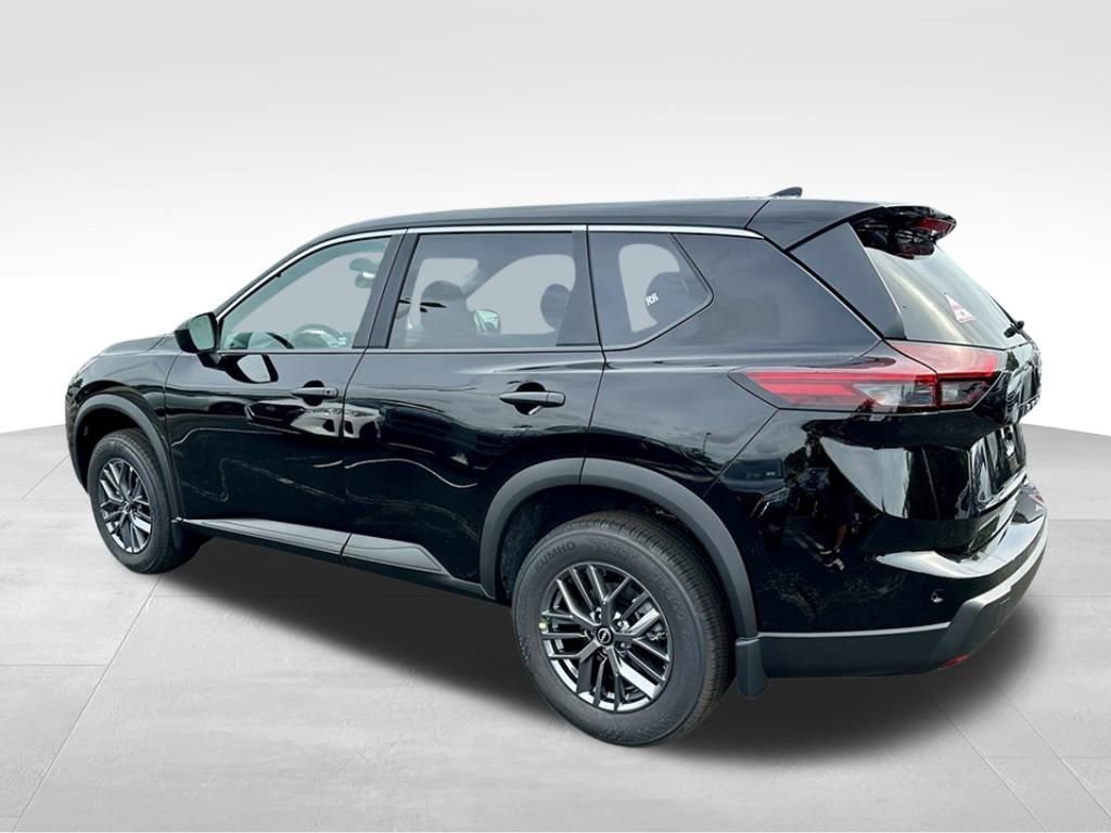 Used 2026 Nissan Rogue S image 2