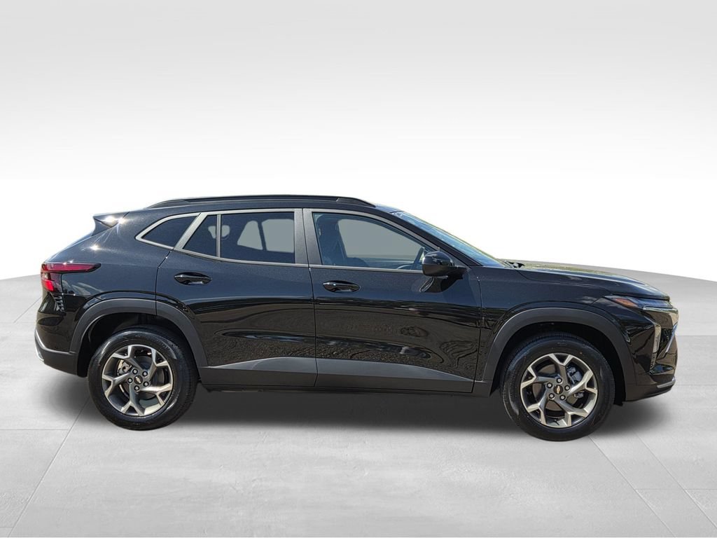 New 2026 Chevrolet Trax LT w/ Driver Confidence Package FWD image 5