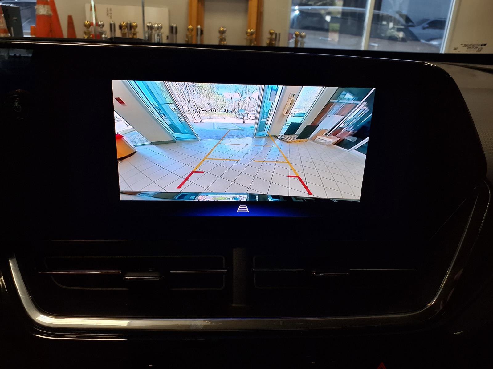 Used 2024 Chevrolet Trax RS w/ Sunroof Package FWD image 24