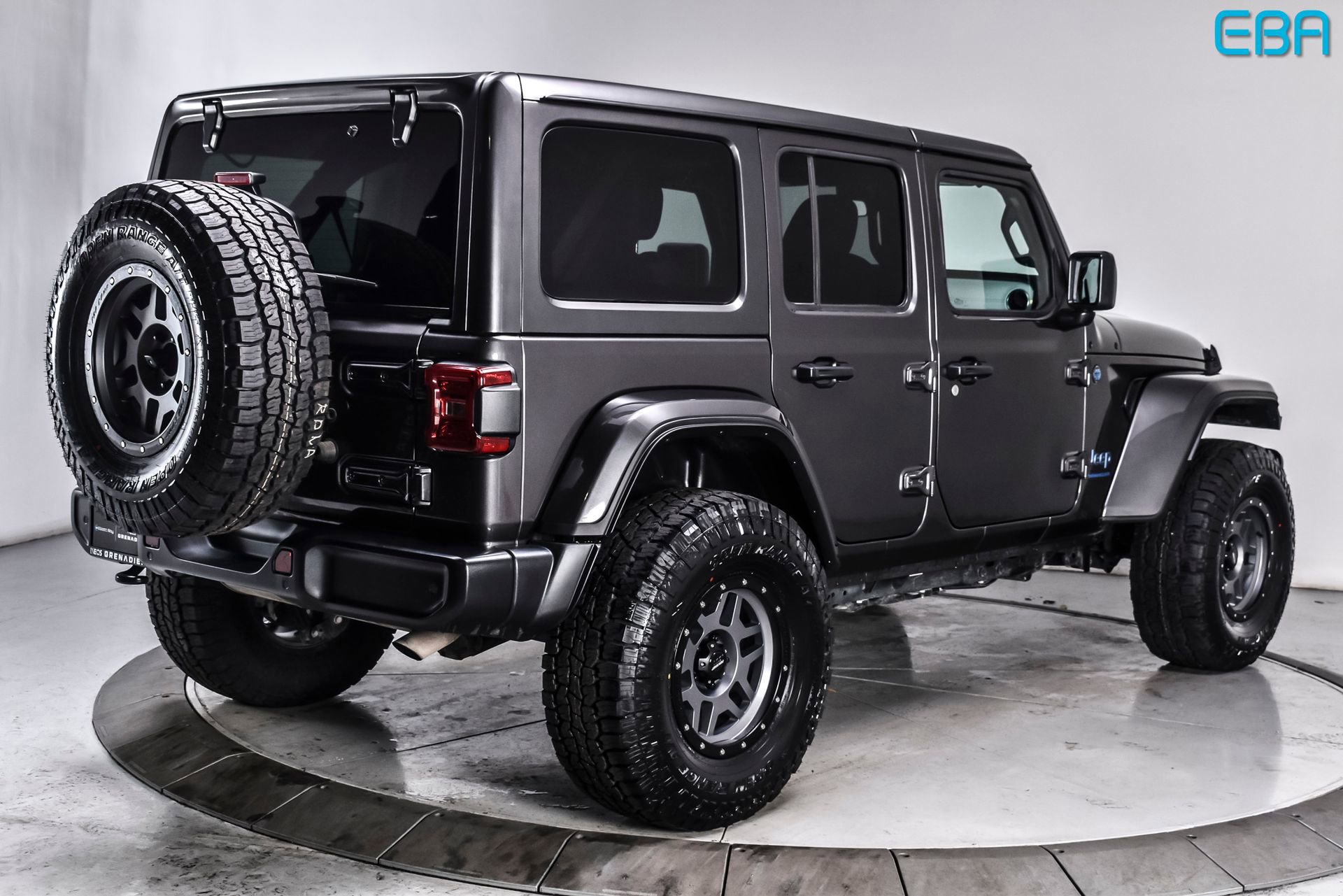 Used 2025 Jeep Wrangler Unlimited Sahara w/ Safety Group image 6