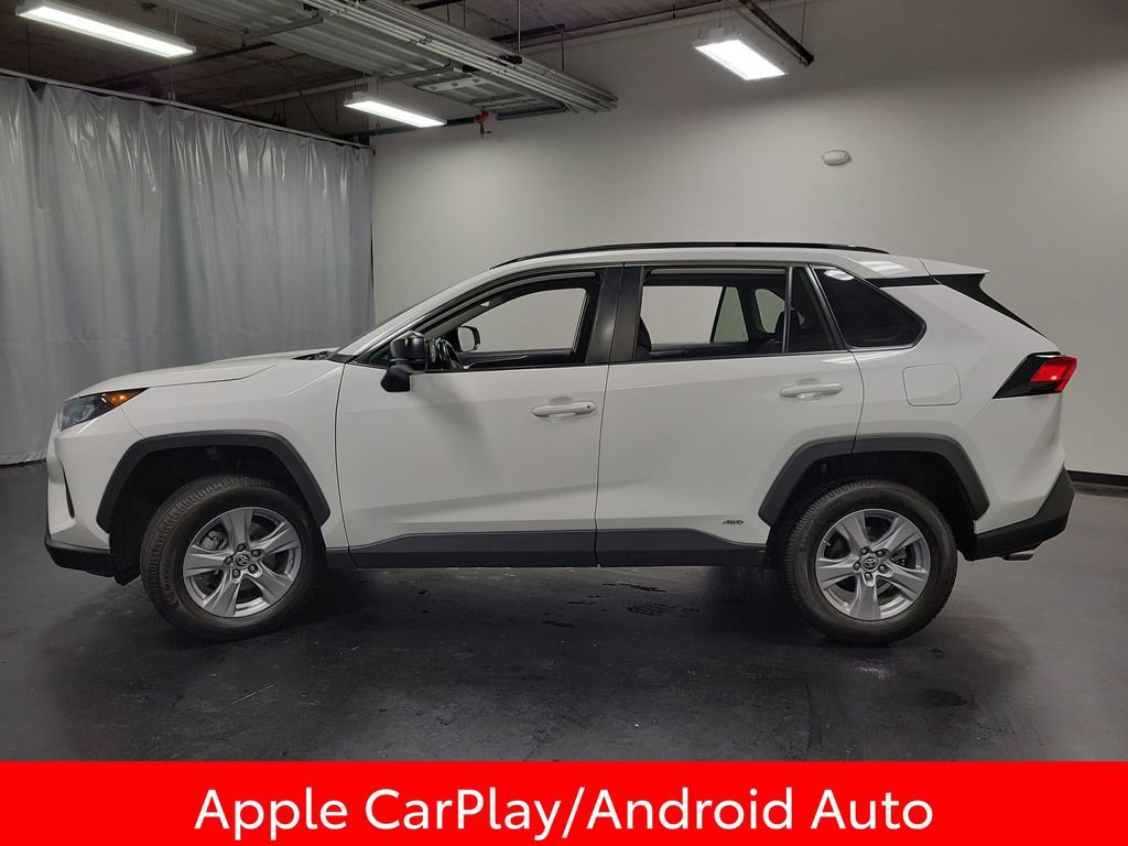 Used 2022 Toyota RAV4 LE AWD/4WD image 5