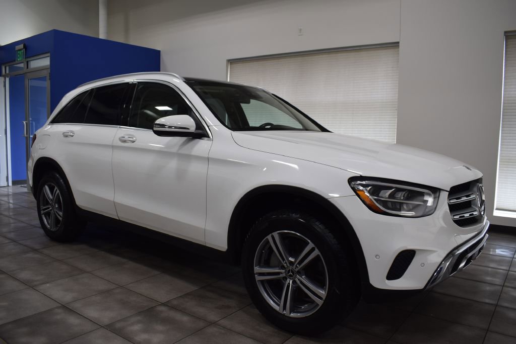 Used 2021 Mercedes-Benz GLC 300 4MATIC w/ Premium Package image 5