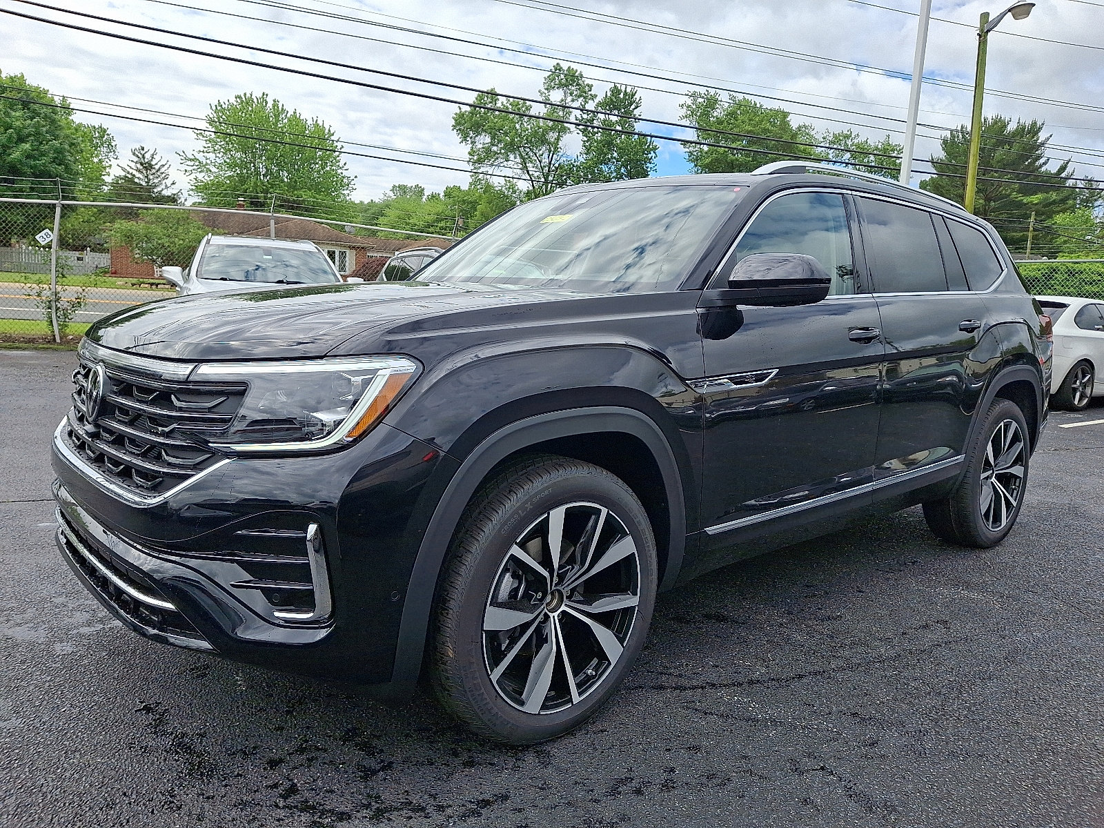 New 2025 Volkswagen Atlas SEL Premium R-Line image 2