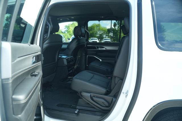 New 2026 Jeep Grand Wagoneer L Limited AWD/4WD image 14