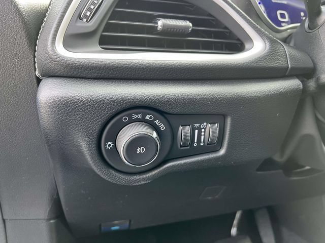 New 2026 Chrysler Pacifica Select w/ S Appearance Package AWD/4WD image 11