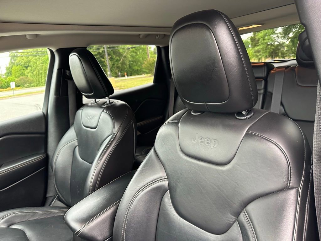 Used 2018 Jeep Cherokee Limited w/ High Altitude Package AWD/4WD image 16