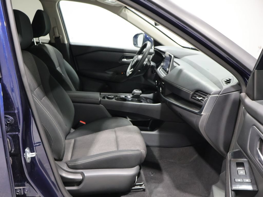 Used 2024 Nissan Rogue SV AWD/4WD image 25