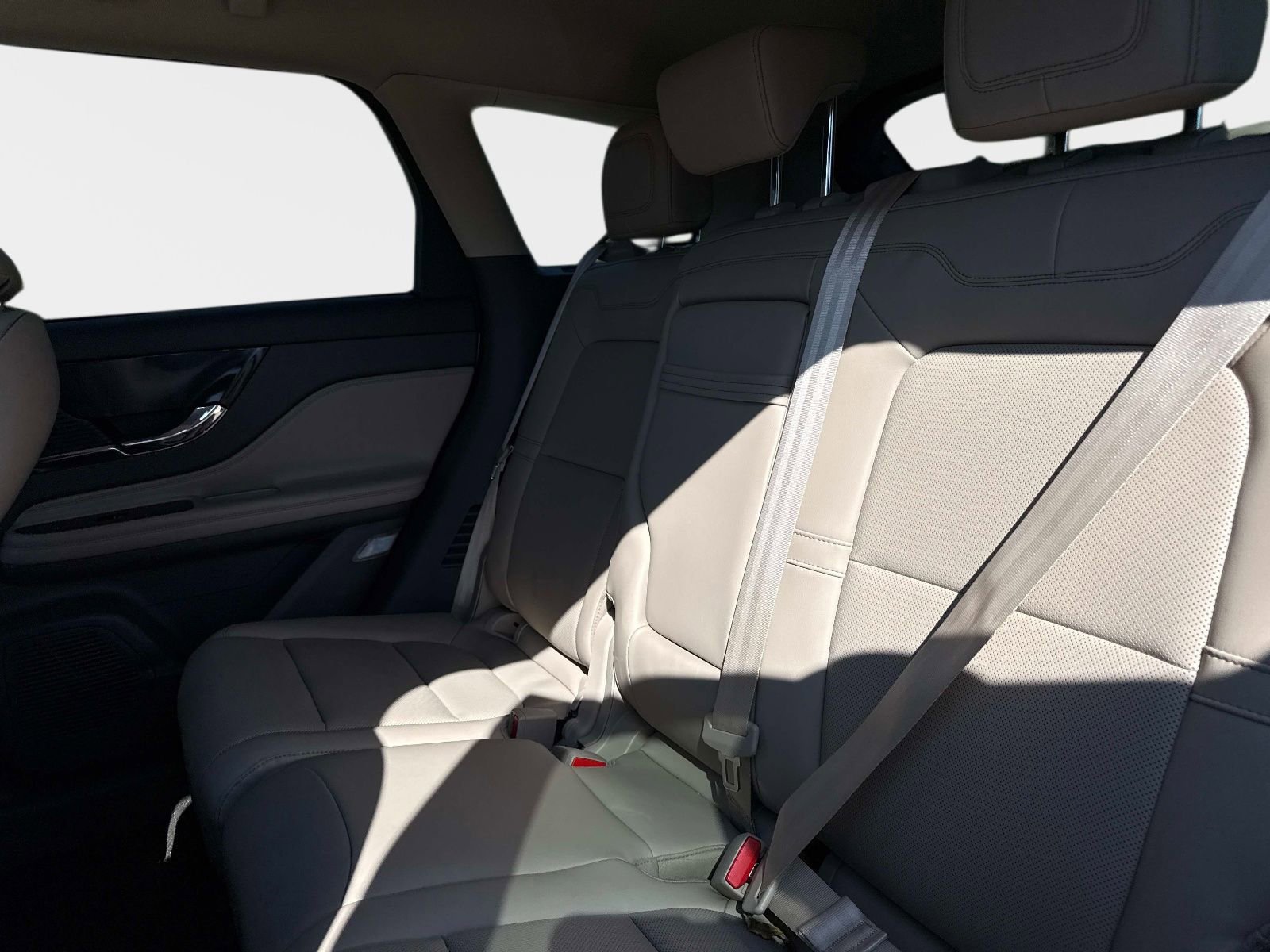 Used 2022 Lincoln Corsair FWD w/ Equipment Group 101A image 12