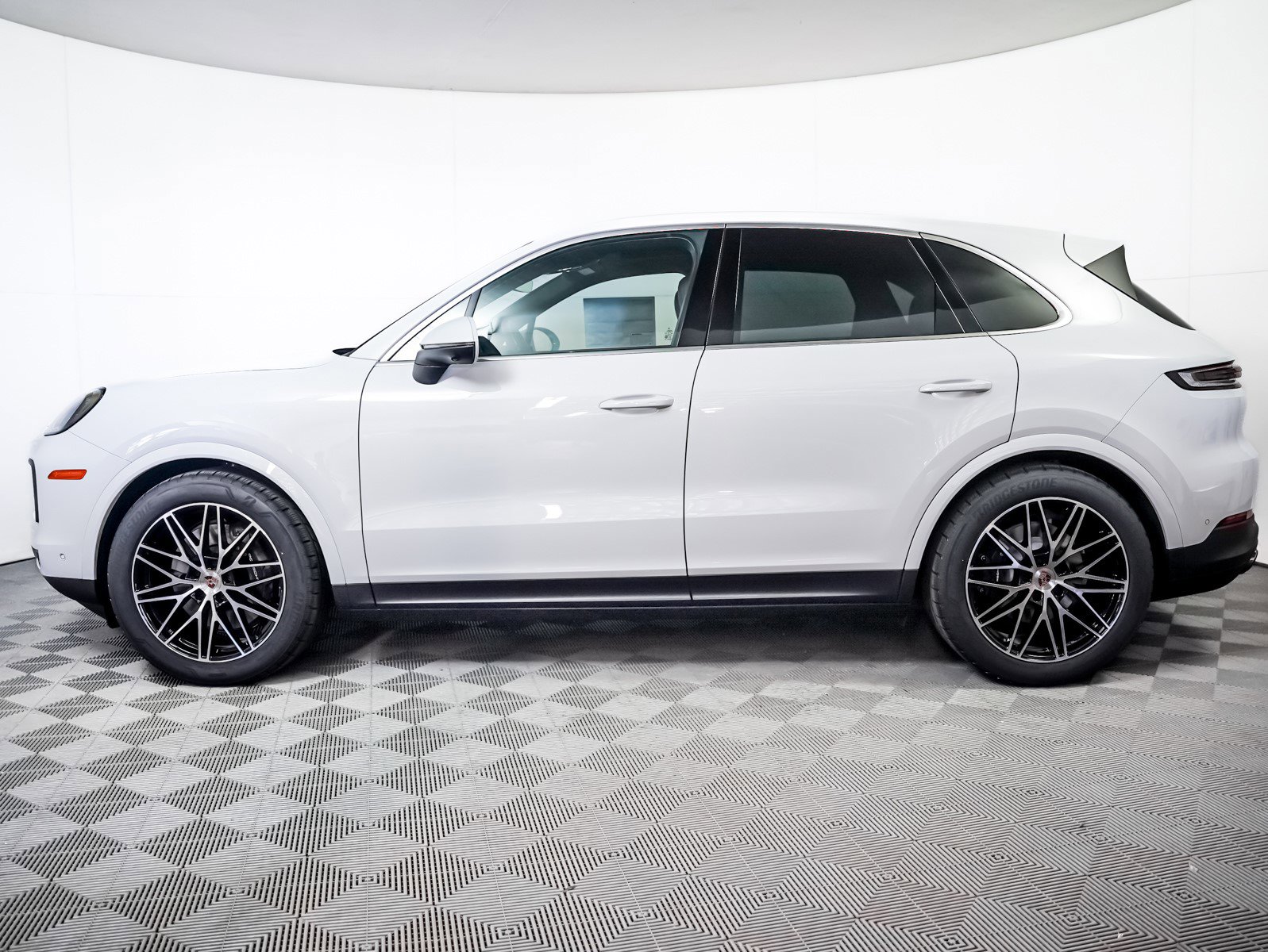 New 2026 Porsche Cayenne image 2