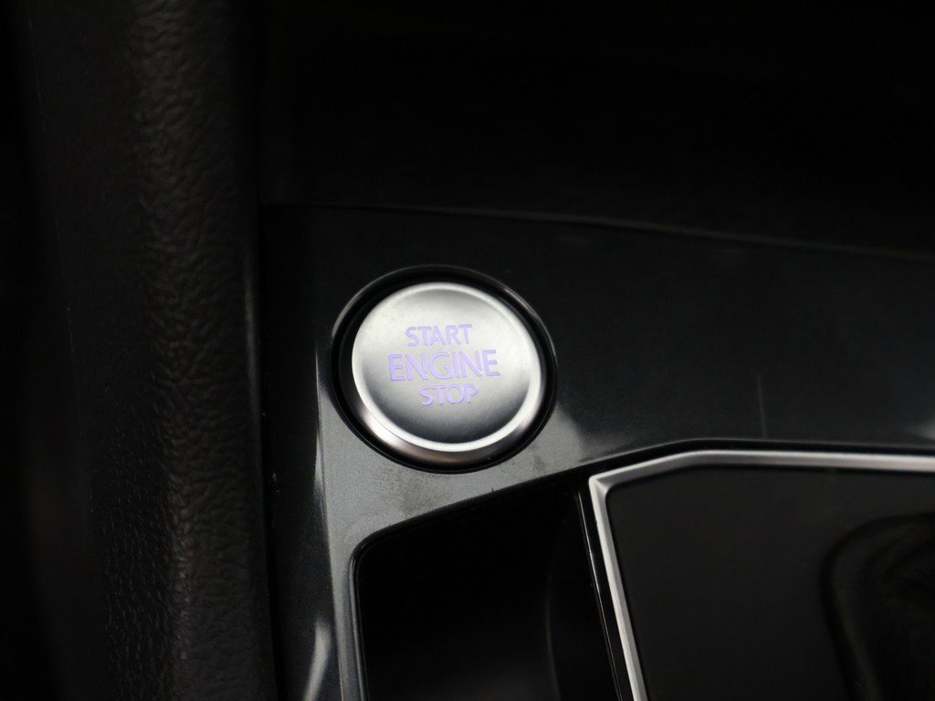 Used 2020 Volkswagen Tiguan SE image 38