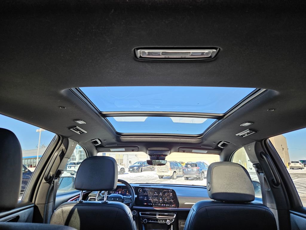 Used 2024 Chevrolet Traverse RS image 41