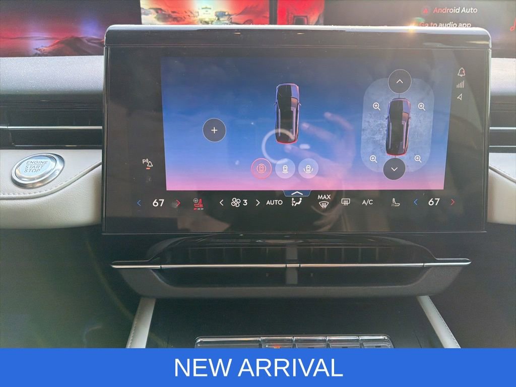 Used 2025 Lincoln Nautilus Reserve image 17