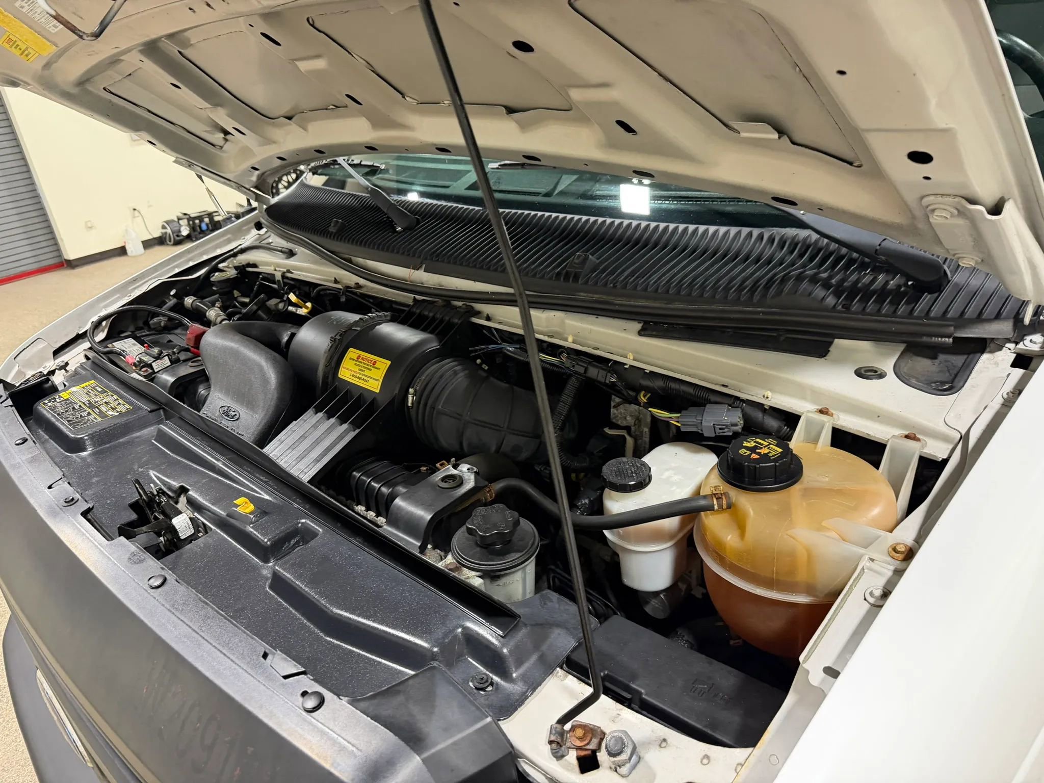 Used 2014 Ford E-250 and Econoline 250 Extended w/ Power Group RWD image 56