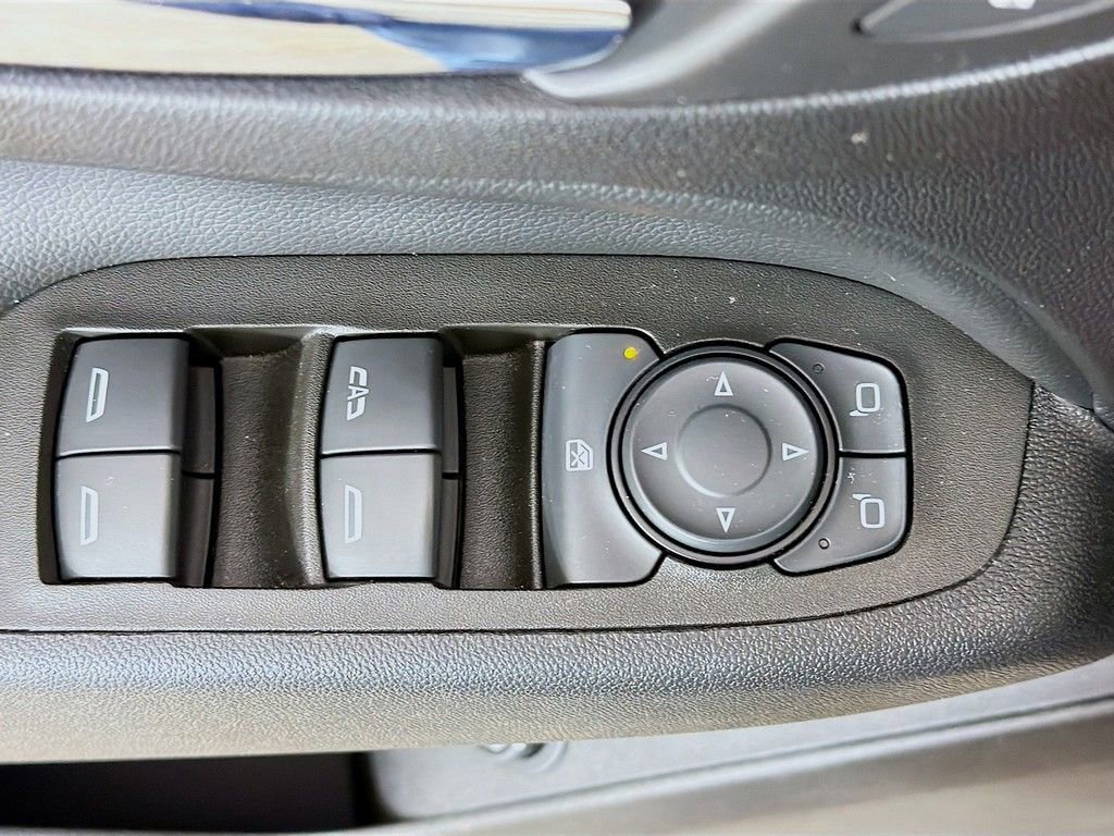 Used 2020 Chevrolet Equinox LT w/ Driver Convenience Package image 27