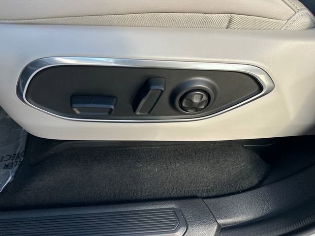 Used 2024 Jeep Wagoneer 2WD w/ Convenience Group I image 19