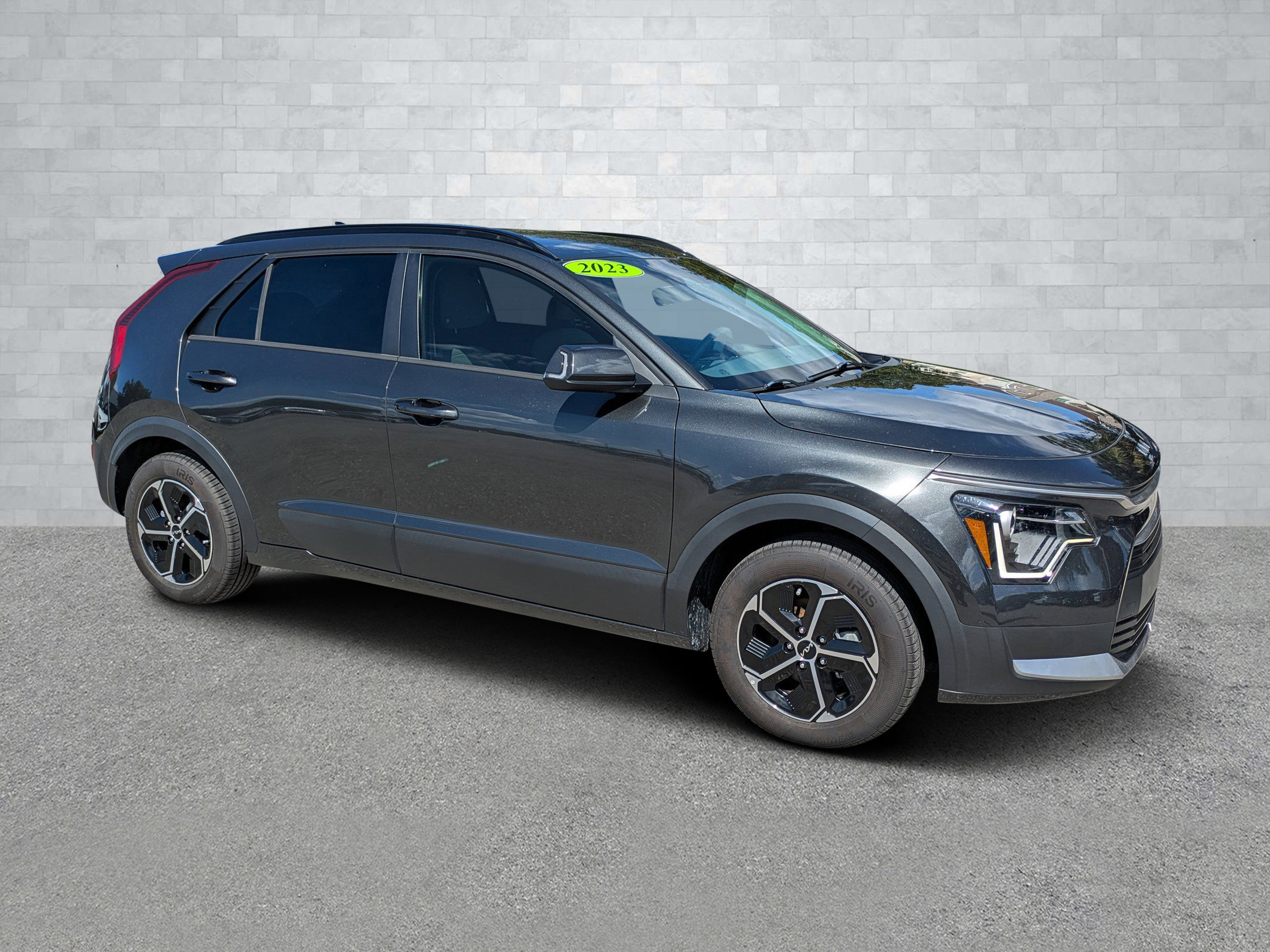 Used 2023 Kia Niro EX
