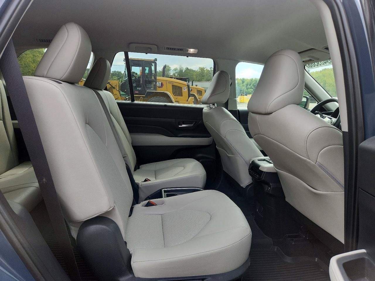 Used 2025 Toyota Grand Highlander AWD Hybrid image 9