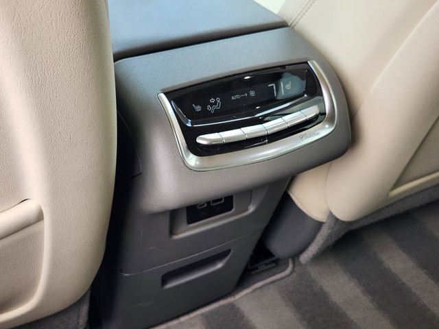 Used 2025 Cadillac XT6 Premium Luxury w/ Technology Package image 31
