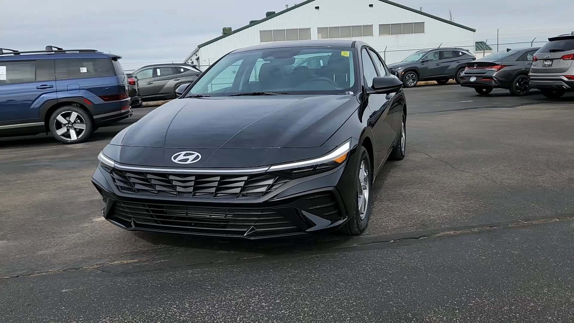 New 2026 Hyundai Elantra SE image 4