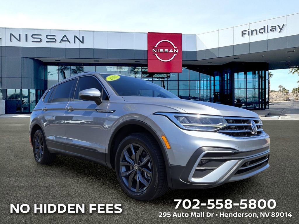 Used 2023 Volkswagen Tiguan SE w/ Panoramic Sunroof Package FWD image 1