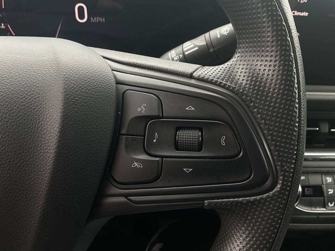 Used 2025 Buick Envista Preferred FWD image 31