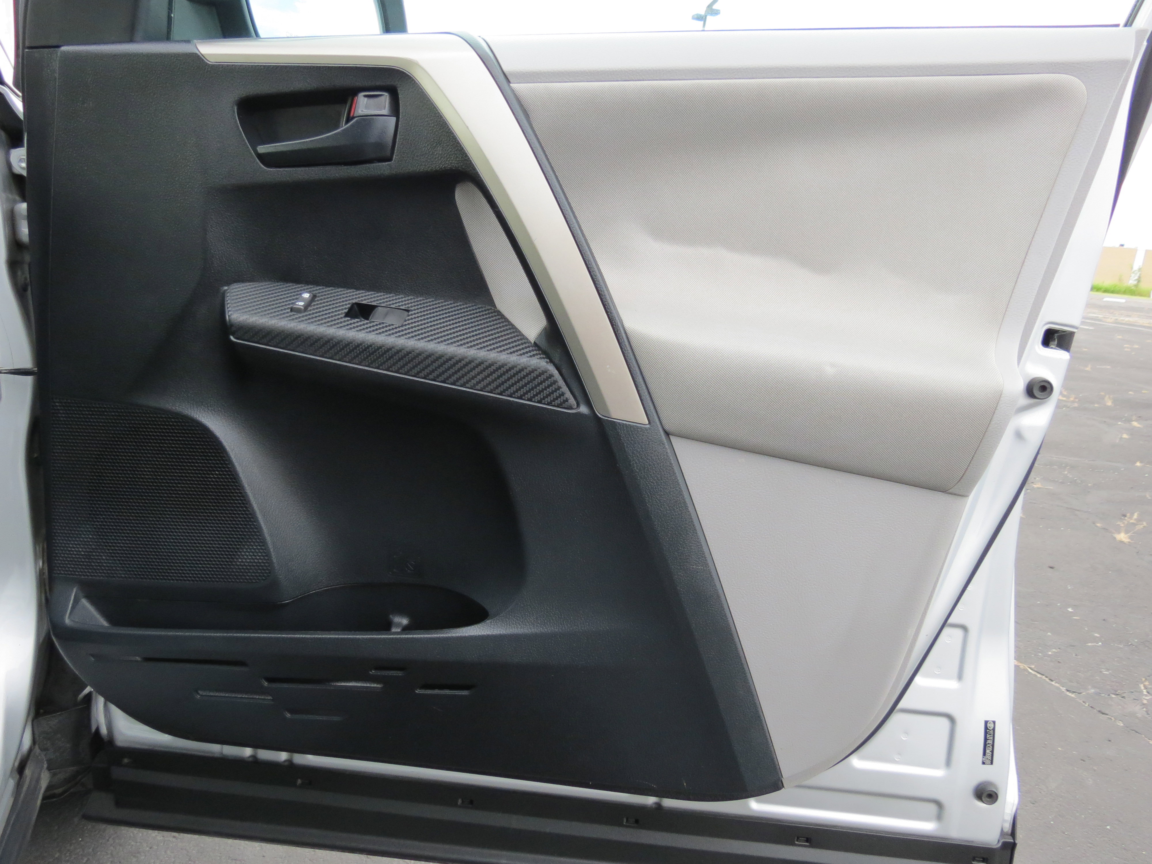 Used 2013 Toyota RAV4 LE FWD image 29