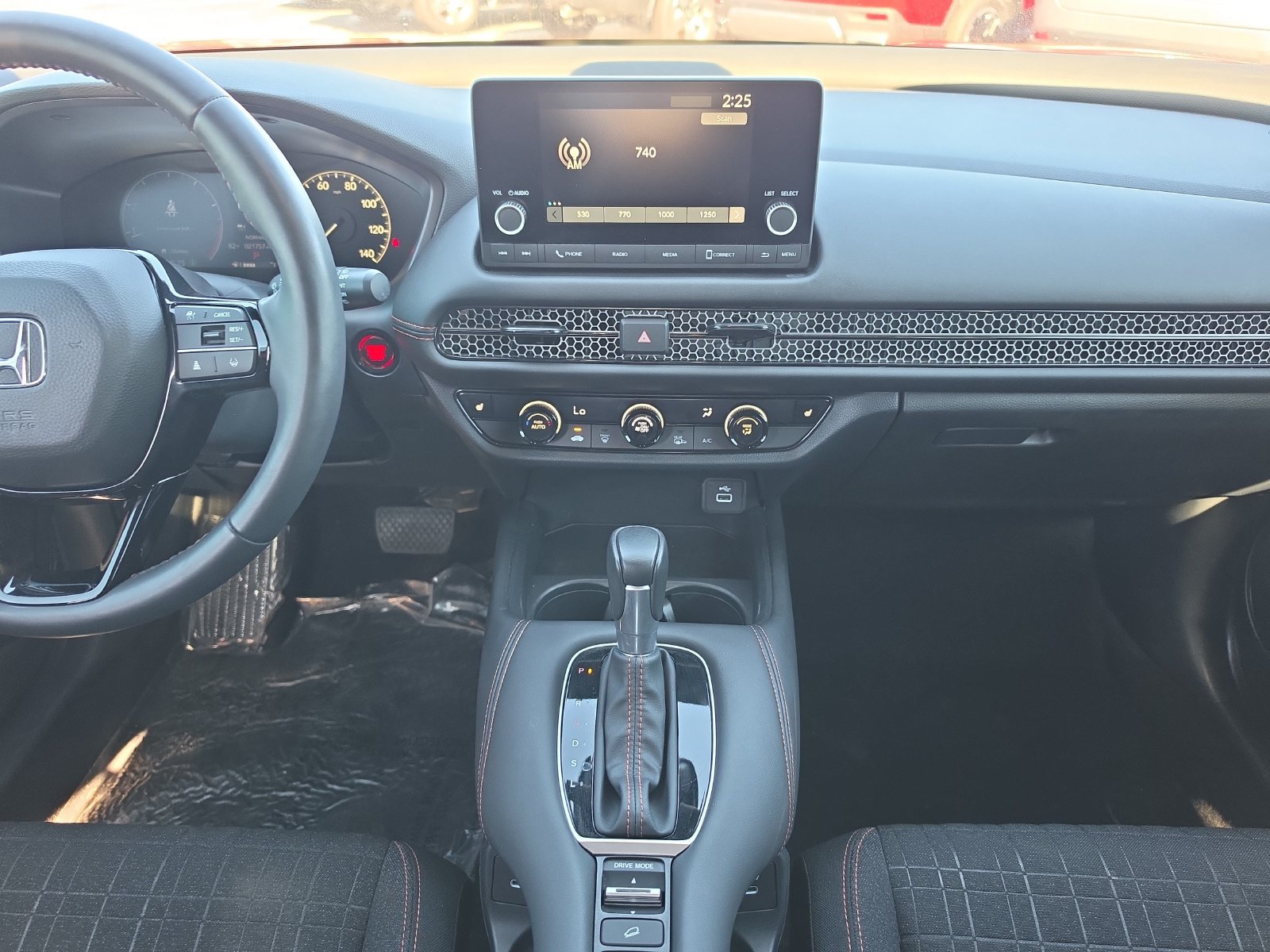 Used 2025 Honda HR-V Sport image 11