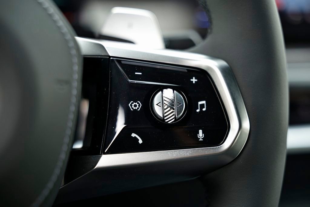 New 2026 BMW 740i w/ Premium Package image 34