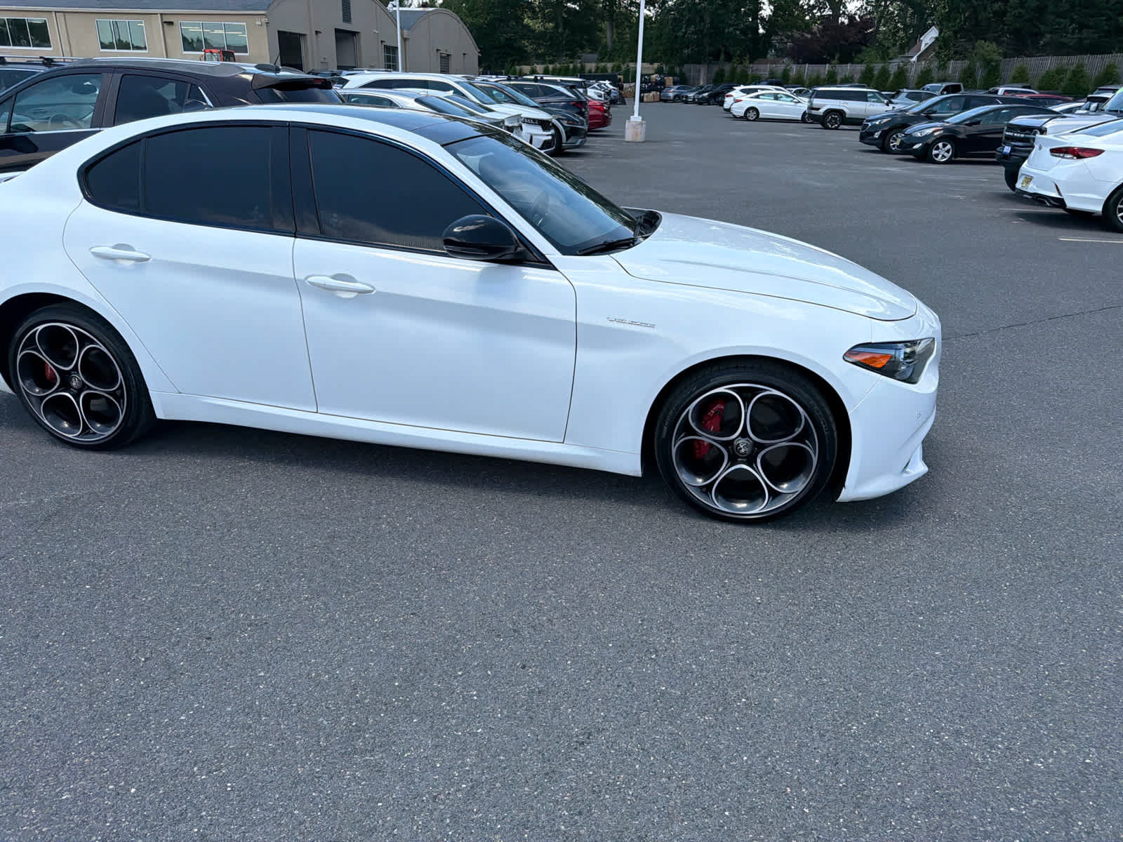 Used 2023 Alfa Romeo Giulia Veloce AWD/4WD image 2