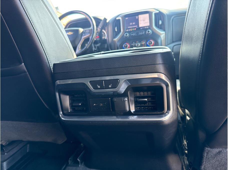 Used 2019 Chevrolet Silverado 1500 High Country w/ Technology Package AWD/4WD image 11
