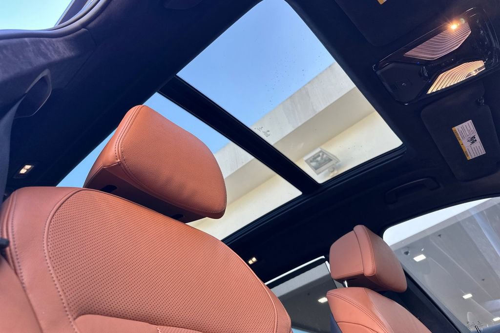 Used 2021 BMW X7 xDrive40i w/ M Sport Package image 19