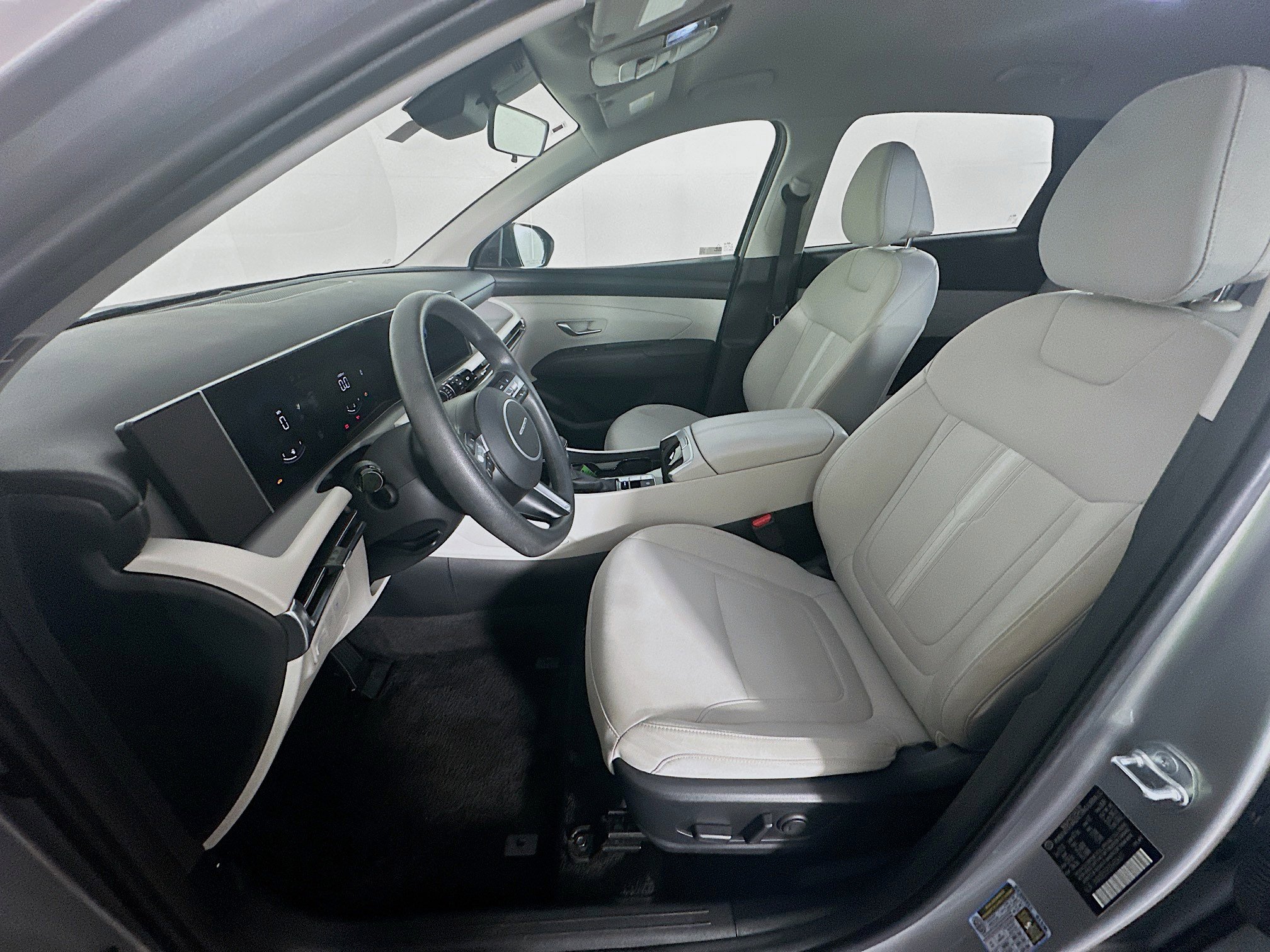 Used 2025 Hyundai Tucson SEL FWD image 13