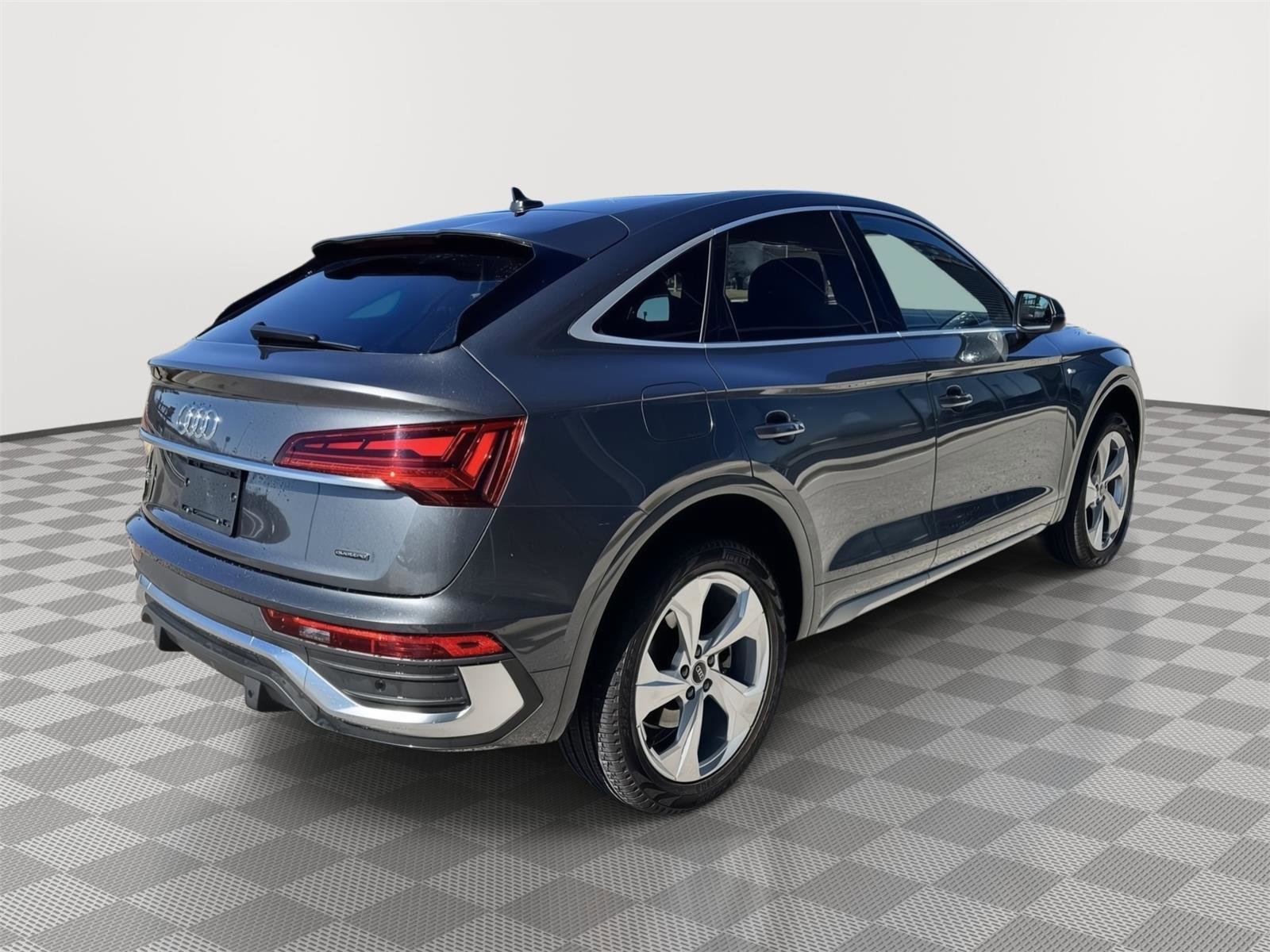Used 2025 Audi Q5 2.0T Premium image 5