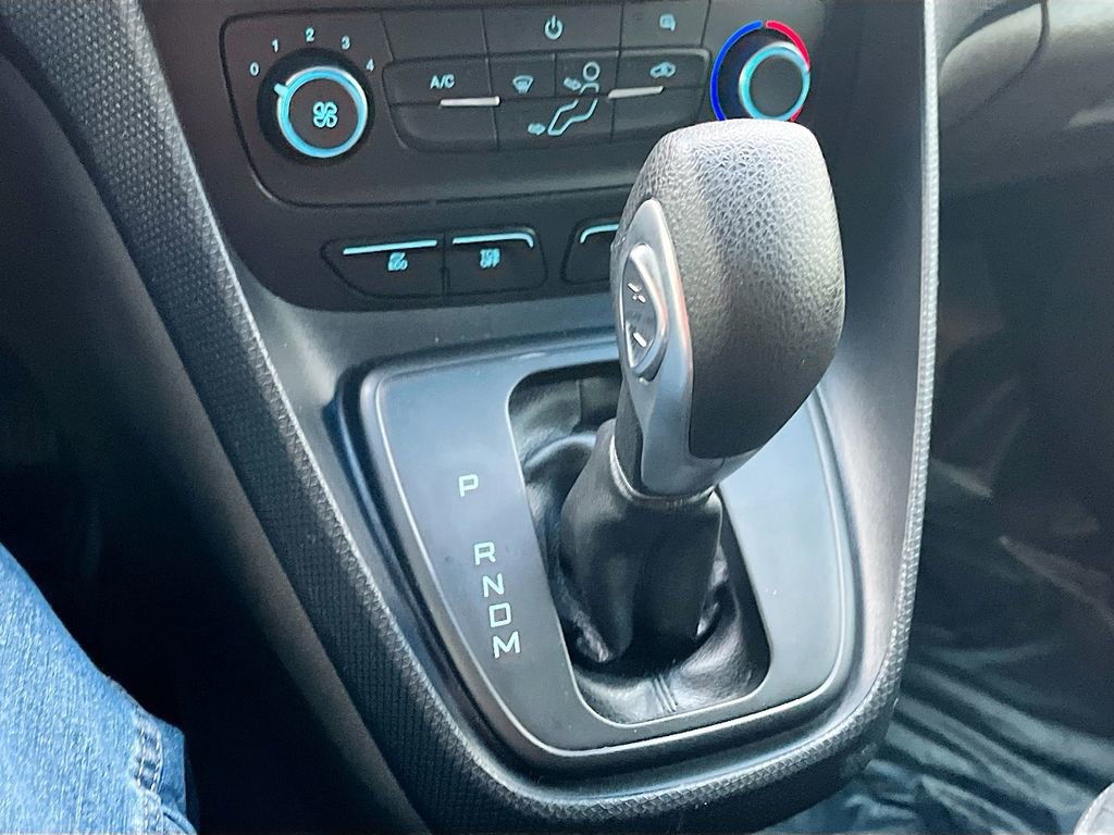 Used 2023 Ford Transit Connect XLT image 16
