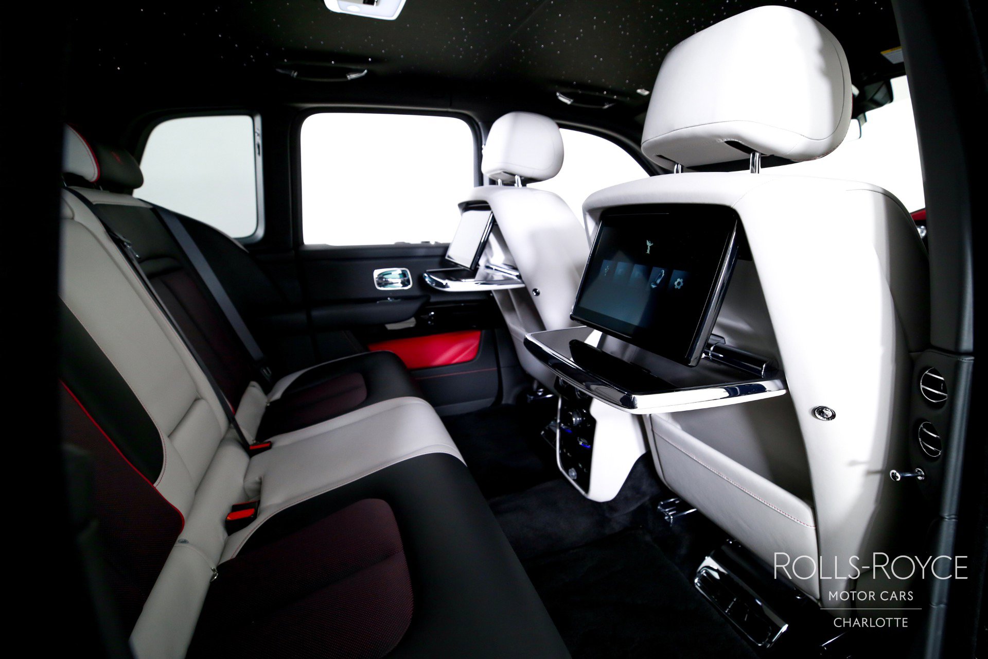 Certified 2025 Rolls-Royce Cullinan AWD/4WD image 29