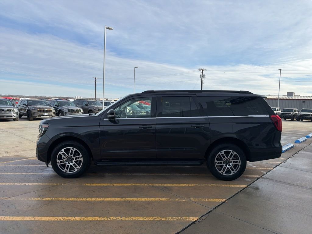 Used 2025 Ford Expedition Max Active AWD/4WD image 4
