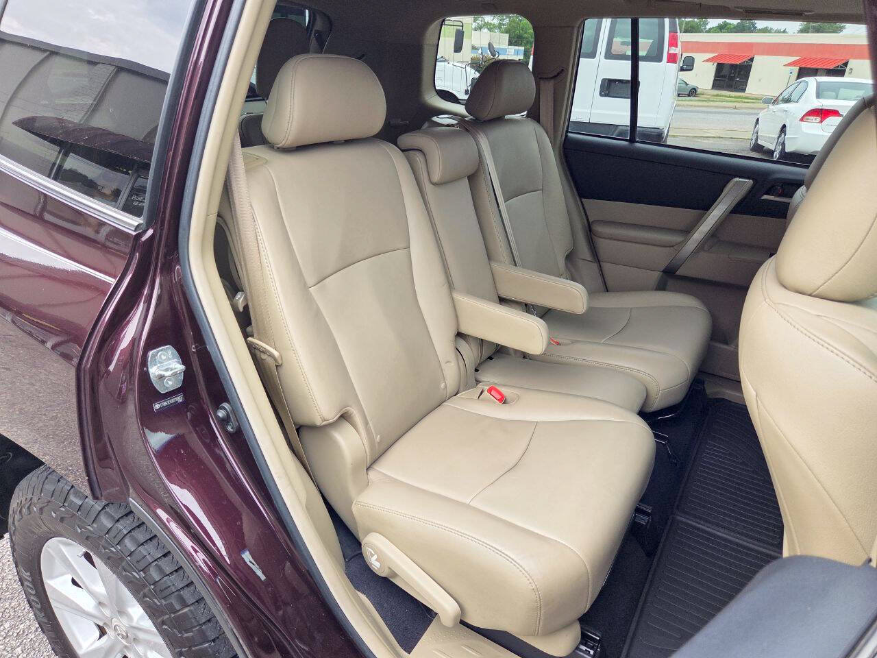 Used 2013 Toyota Highlander SE AWD/4WD image 14