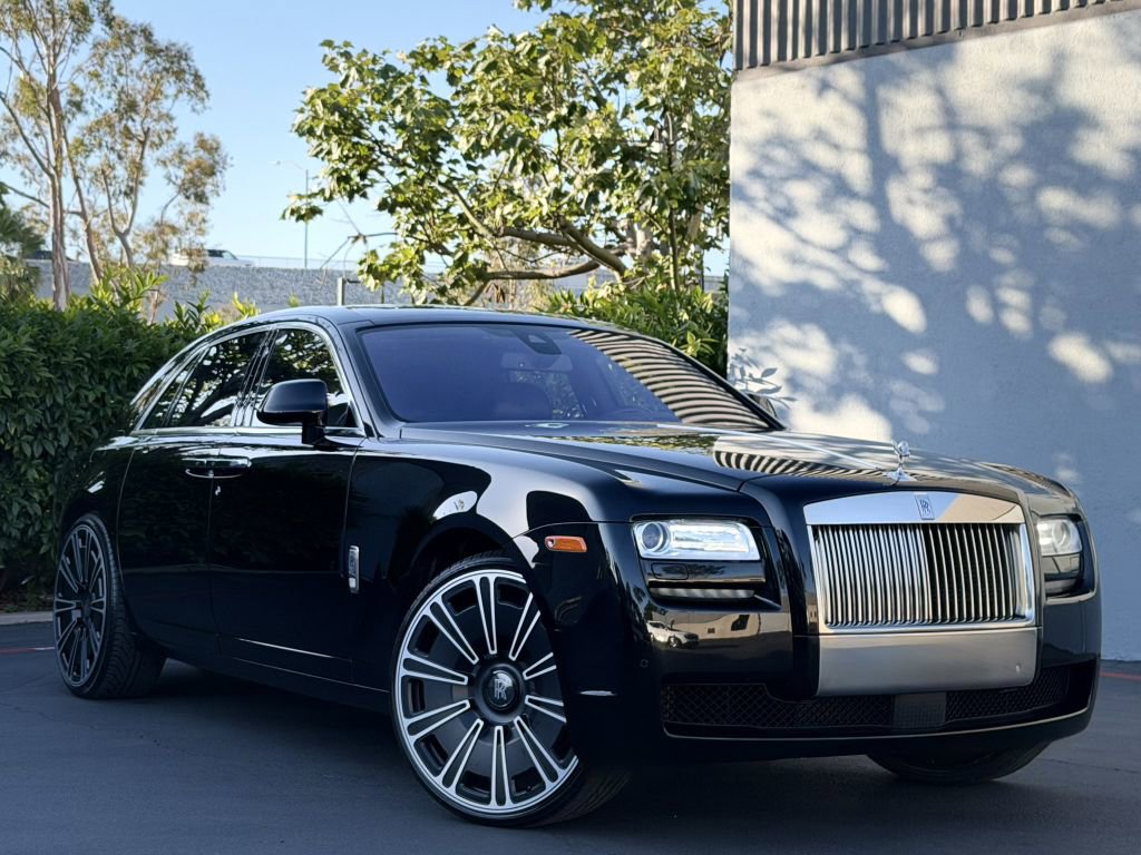 Used 2014 Rolls-Royce Ghost RWD image 2