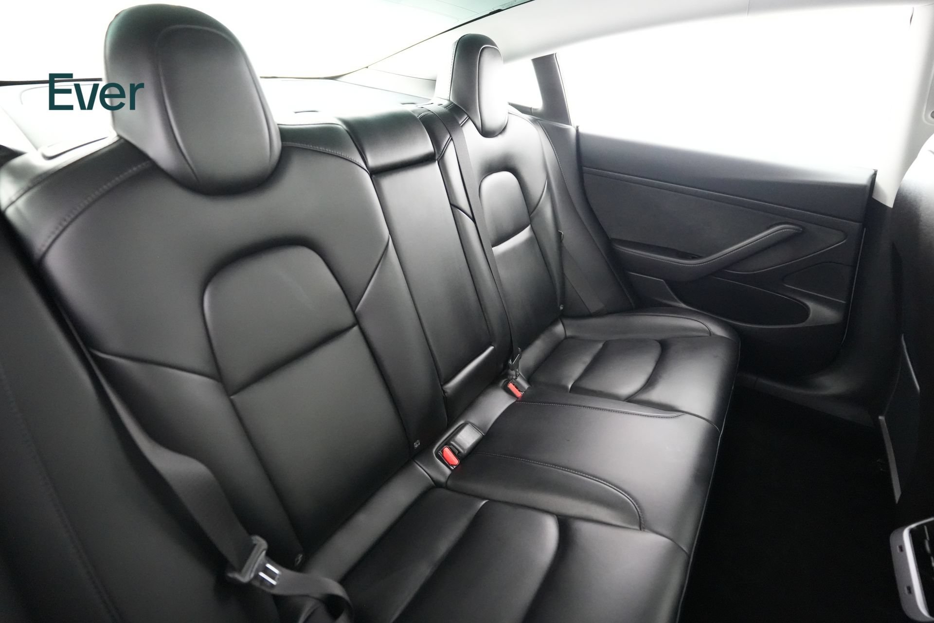 Used 2020 Tesla Model 3 Standard Range RWD image 5
