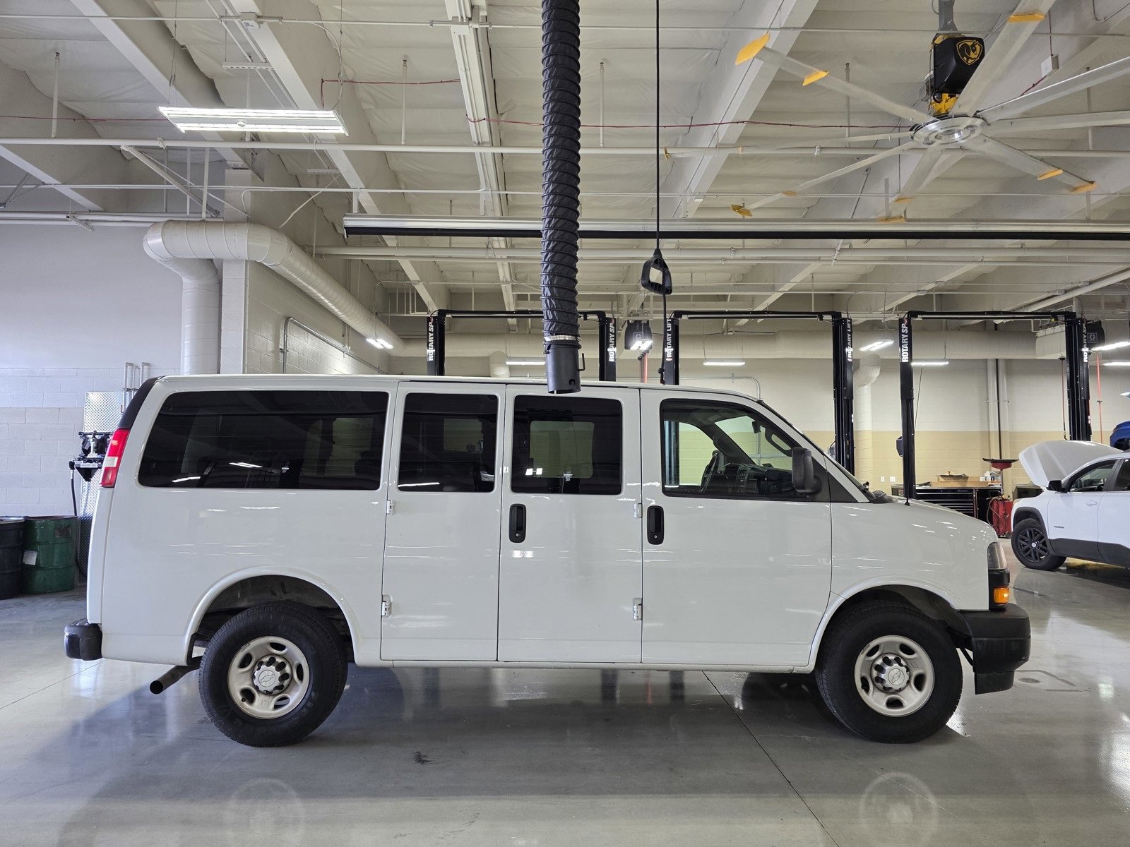 Used 2018 Chevrolet Express 2500 LS w/ Driver Convenience Package image 8