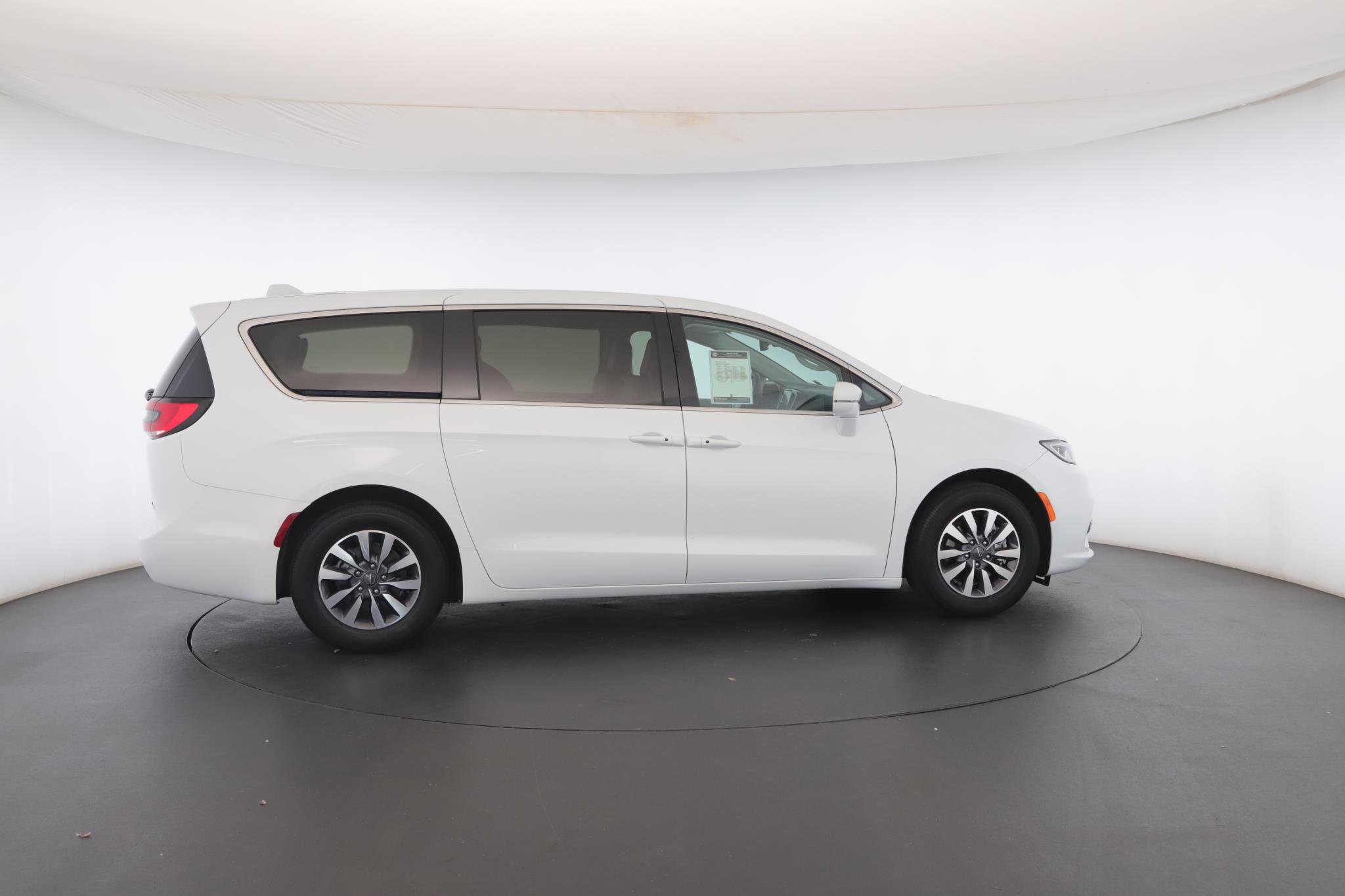 Used 2022 Chrysler Pacifica Touring-L image 29