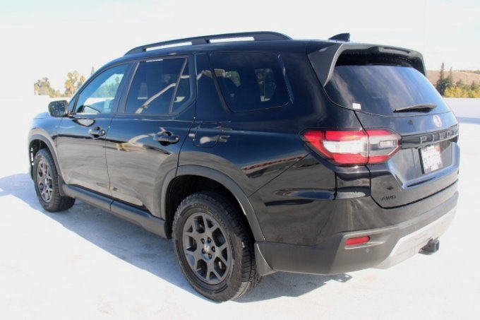 Used 2024 Honda Pilot TrailSport image 6