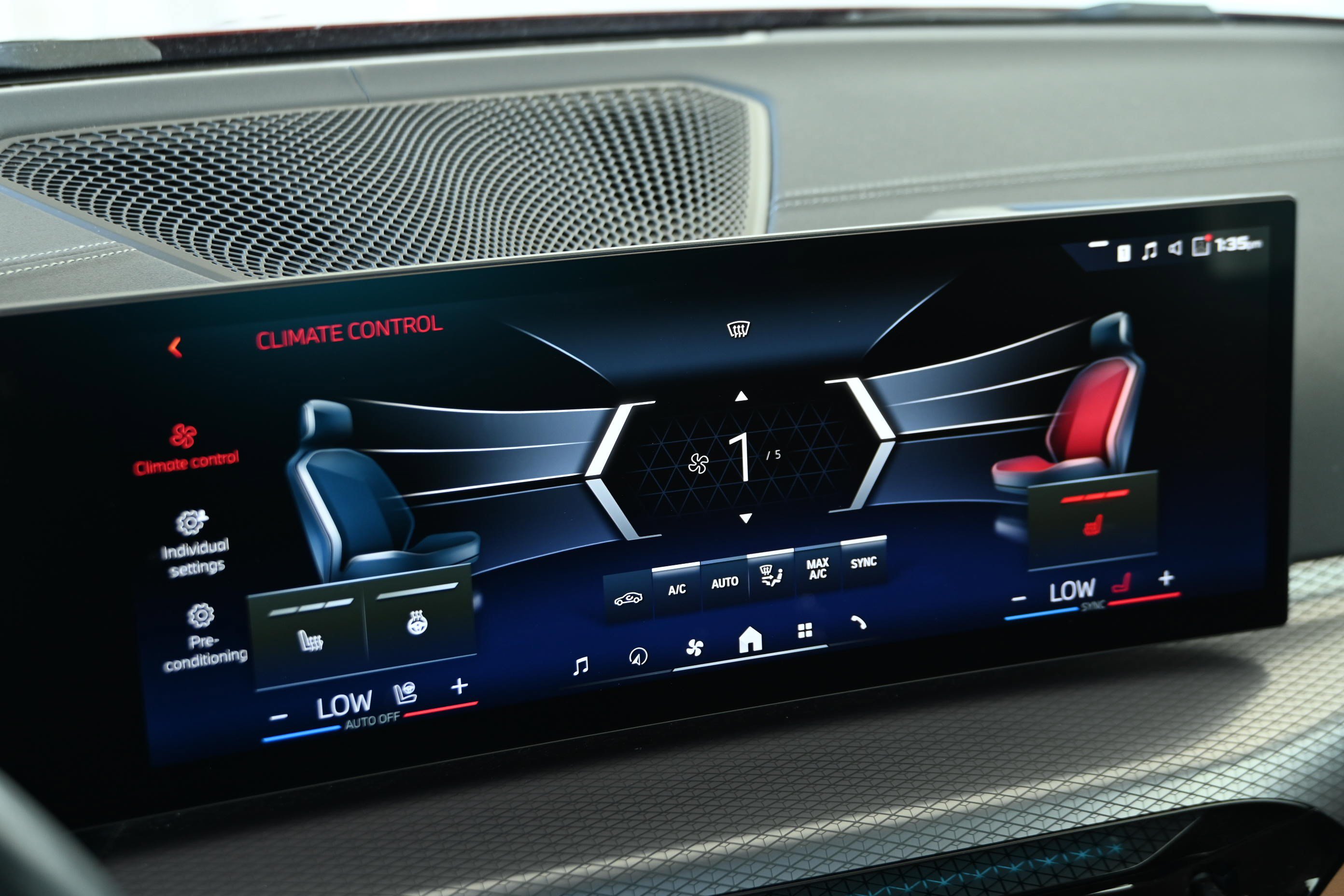 Certified 2026 BMW M440i Convertible RWD image 21