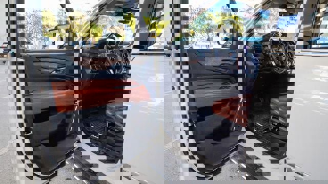 Used 2019 Cadillac Escalade ESV Premium Luxury image 41