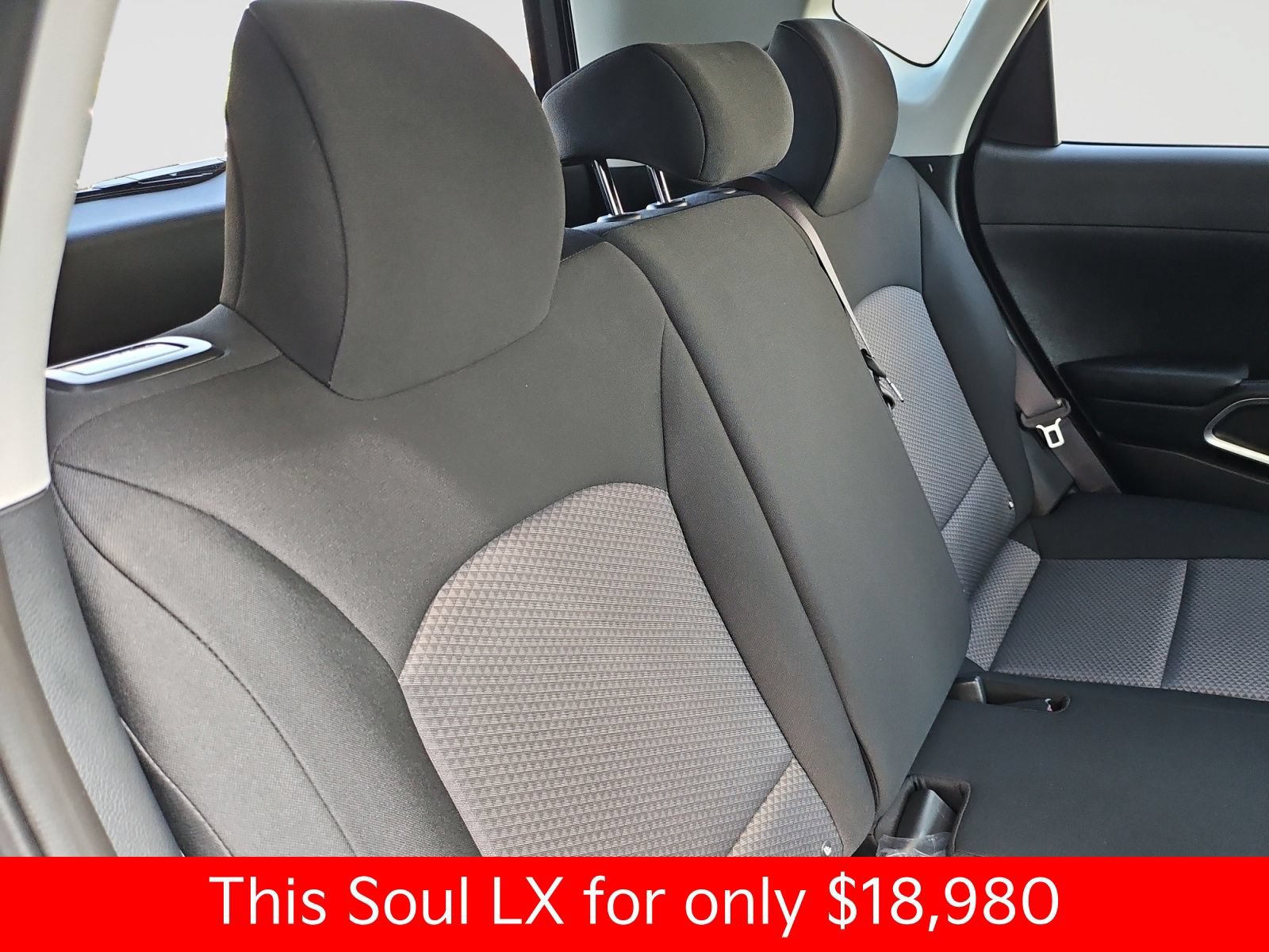 Used 2025 Kia Soul LX FWD image 45